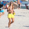 Christine Fernandes se exercitou na tarde desta quinta-feira, 6 de fevereiro de 2014, na praia da Barra da Tijuca, Zona Oeste do Rio de Janeiro