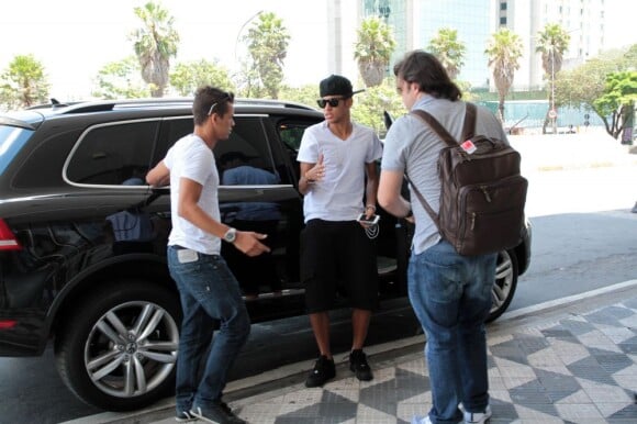 Neymar chega no Aeroporto de Congonhas, em São Paulo