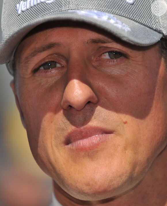 Michael Schumacher completa duas semanas desde que reduziram sua sedação e ainda não respondeu aos estímulos