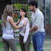 Joana (Marina Palha) faz um escândalo e pede para sair da Comunidade; Lili (Juliana Paiva) e Marlon (Rodrigo Simas) tentam acalmá-la, em 'Além do Horizonte', em 14 de fevereiro de 2014