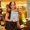 Gloria Pires  vai a lançamento do livro 'Eu sou do camarão ensopadinho com chuchu', da chef Roberta Sudbrack, no Rio de Janeiro, em 13 de fevereiro de 2014