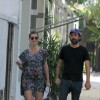 Alinne Moraes passeia com o namorado Mauro Lima pela Zona Sul do Rio