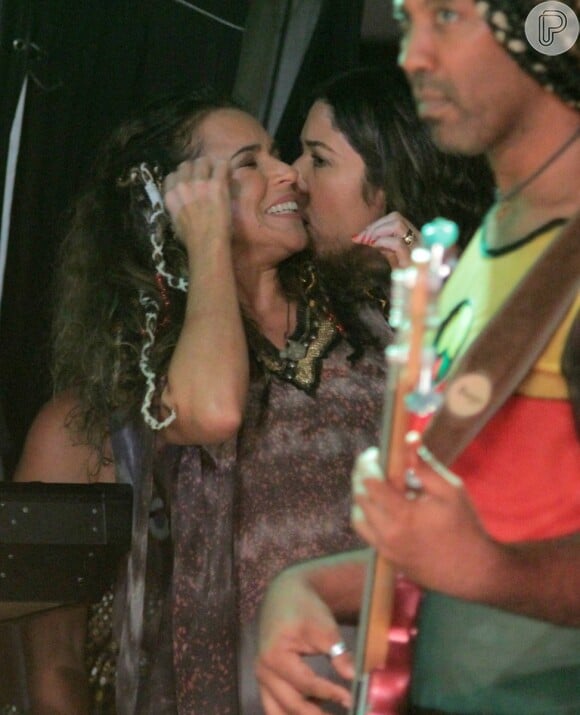 Daniela Mercury se apresentou na noite de terça-feira, 25 de fevereiro de 2014, ao lado da banda Olodum em Salvador, na Bahia