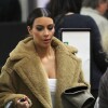 Kim Kardashian passa pelo raio x em aeroporto de Nova York