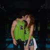Sophia Abrahão e Fiuk comemoram 1 ano de namoro beijando muito em camarote em Salvador