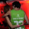 Sophia Abrahão e Fiuk comemoram 1 ano de namoro beijando muito em camarote em Salvador