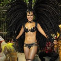 Mariana Rios exibe corpo em forma antes de desfile e recebe elogios: 'Gostosa'