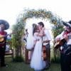 Giselle Itié e Emilio Dantas se casaram em uma cerimônia íntima em Paraty