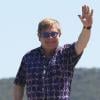 Elton John deu a notícia da chegada de seu filho em sua página oficial em 16 de janeiro de 2013