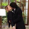 Nando (Reynaldo Gianecchini) e Juliana (Mariana Ximenes) se beijam depois de declaração de amor do motorista em 'Guerra dos Sexos"