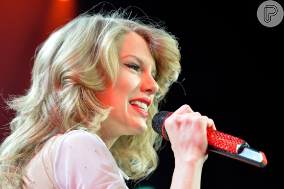Recentemente, Taylor foi apontada como namorada da cantora Lorde, que se irritou com a especulação