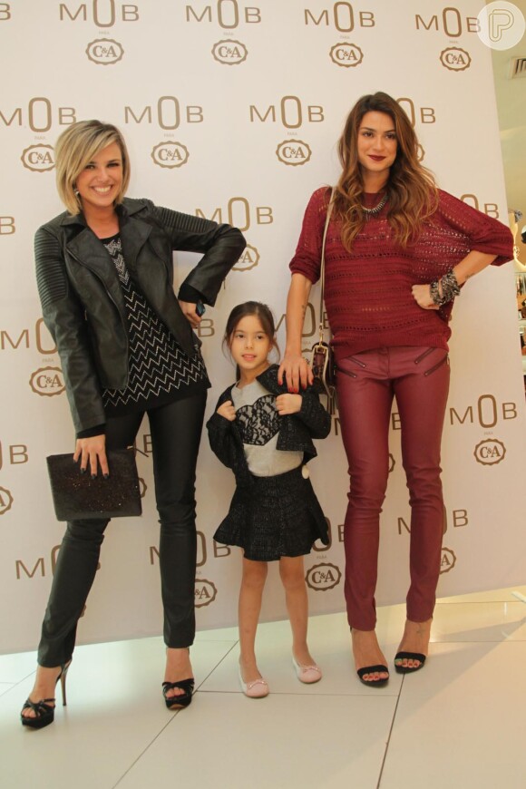 Natallia Rodrigues e Thaila Ayala no lançamento da coleção MOB para C&A, no Shopping Iguatemi, em São Paulo, na noite desta terça-feira, 11 de março de 2014