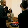 Barack Obama compra roupas para Michele Obama e filhas na Gap, Estados Unidos