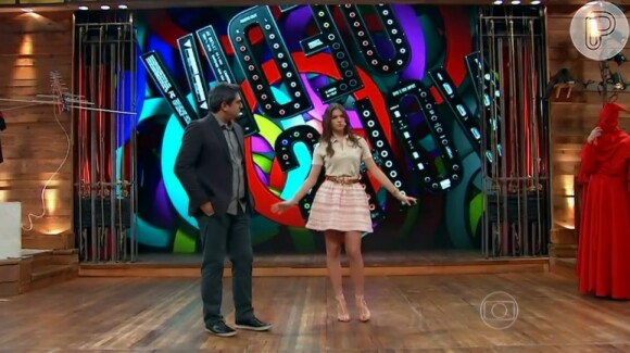 Bruna Marquezine dança funk no 'Video Show'