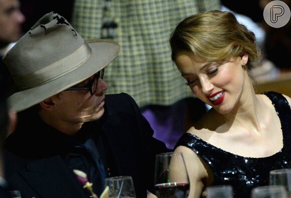 Johnny Depp e Amber Heard receberam famosos na festa de noivado