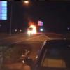 A irmã da cantora, Noah Cyrus, publicou fotos do momento em que o veículo pegou fogo