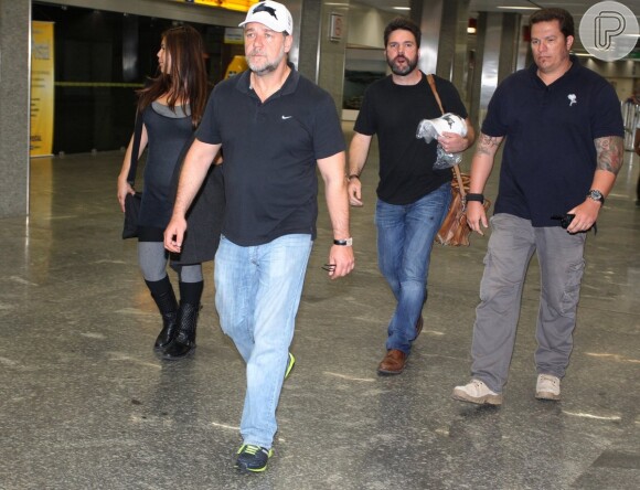 Russell Crowe desembarca no Rio para divulgar filme 'Noé'