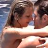 Tatiele e Roni namoram na piscina do 'BBB 14'