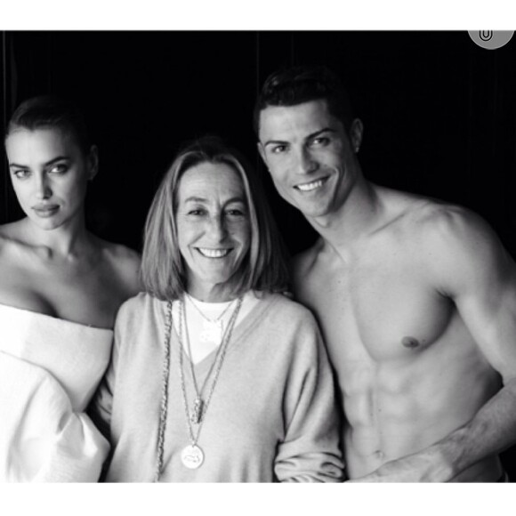 Cristiano Ronaldo e Irina Shaik ao lado da famosa stylist Carlyne Cerf de Dudzeele