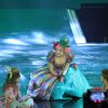 Bruna Linzmeyr reproduz 'Meu Pedacinho de Chão', na festa 'Vem aí' da Globo