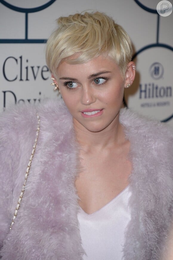 Miley Cyrus está em turnê com a Bangerz Tour
