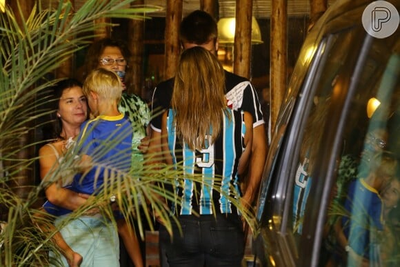 Fernanda Lima e Rodrigo Hilbert também tiveram um momento a dois após se despedirem dos convidados