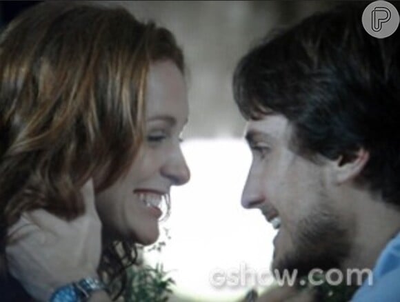 Priscila (Laila Zaid) diz a Marcelo (Igor Angelkorte) que já se sente grávida, em 'Além do Horizonte'