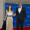 Emilie Livingston e Jeff Goldblum prestigiam o White House Correspondents’ Association Dinner, o tradicional jantar na Casa Branca 
