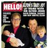 Elton John posa com o marido, David Furnish, e os filhos, Zachary, de 2 anos, e Elijah, de duas semanas, para a revista 'Hello', em 27 de janeiro de 2013