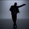 No vídeo, o cantor Justin Timberlake aparece fazendo passos que ficaram conhecidos pelo Rei do Pop