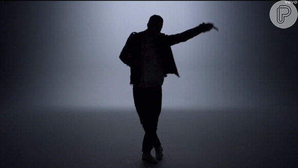 No vídeo, o cantor Justin Timberlake aparece fazendo passos que ficaram conhecidos pelo Rei do Pop