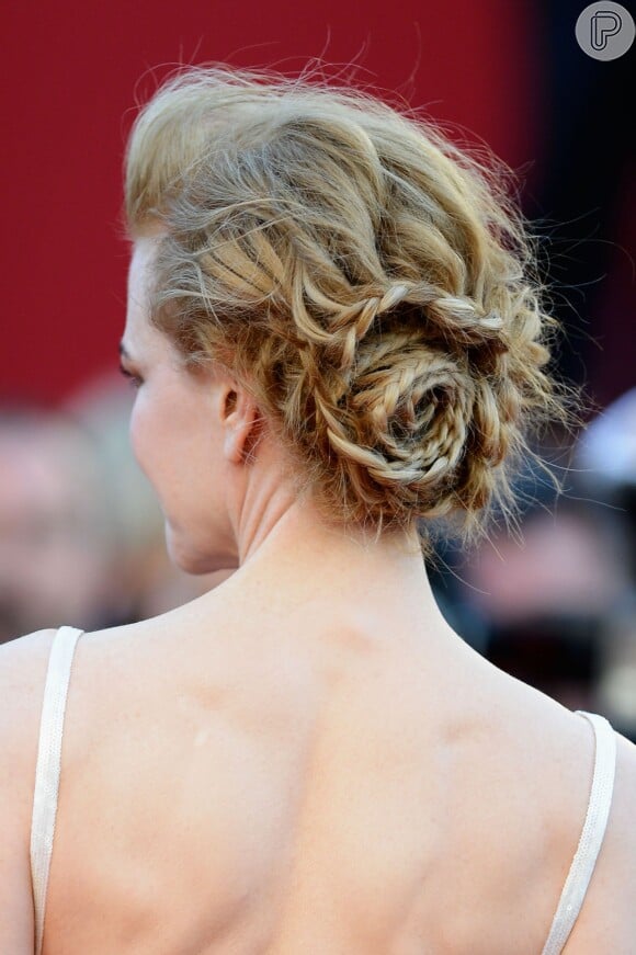 Nicole Kidman é adepta de penteados finalizados com tranças