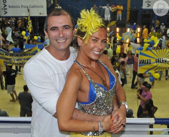 Adriane Galisteu teria marcado uma reunião com o carnavalesco Paulo Barros