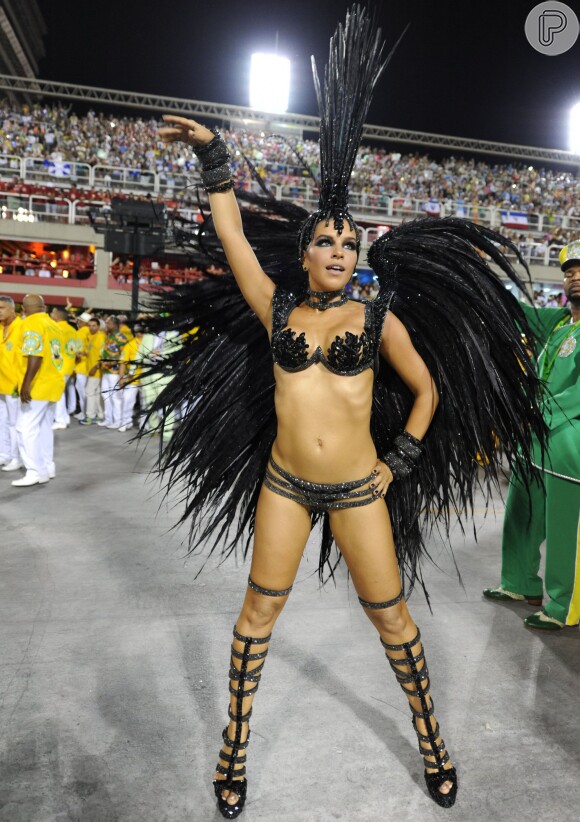 Mariana Rios foi rainha de bateria da Mocidade no Carnaval de 2014