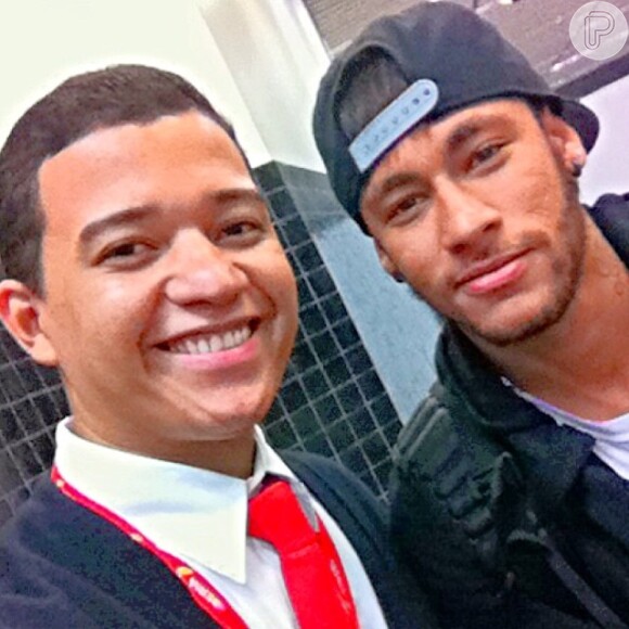 Neymar desembarcou no Rio de Janeiro na noite deste domingo (18 de maio de 2014)