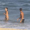 Giovanna Lancelotti curtiu a tarde desta quarta-feira, 21 de maio de 2014, na praia da Barra da Tijuca, Zona Oeste do Rio de Janeiro