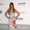 Bianca Brandolini prestigia o baile da amfAR durante o Festival de Cannes 2014