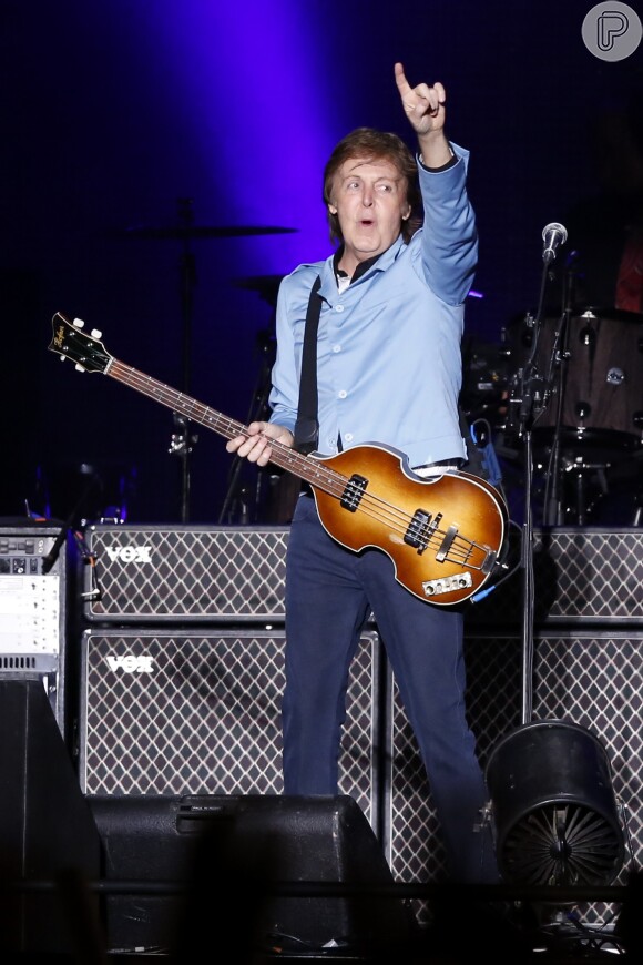 Paul McCartney deixa o Japão após se recuperar de virose, em 27 de maio de 2014