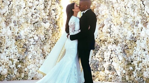 Kim Kardashian divulga fotos de seu casamento com Kanye West