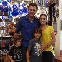 Domingos Montagner leva a família para acompanhar gravação de 'Salve Jorge'