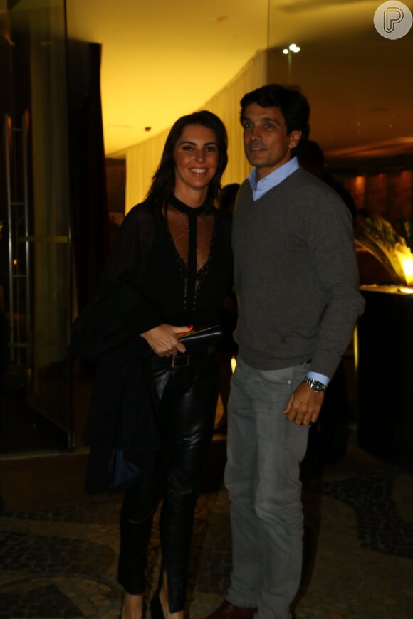 Glenda Kozlowski vai acompanhada do marido, Luís Tepedino, no Rio