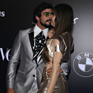 Thaila Ayala e Renato Góes se beijam no Baile da Vogue 2018, realizado no Hotel Unique, no bairro dos Jardins, em São Paulo, na noite desta quinta-feira, 1 de fevereiro de 2018