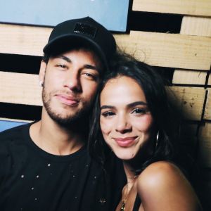 Bruna Marquezine atribuiu ao amor reconciliações com Neymar: 'Sempre existiu'