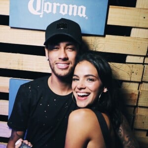 Bruna Marquezine, namorada de Neymar, acrescentou: 'O amor para mim não acaba'