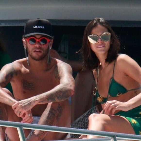 Bruna Marquezine admitiu que a falta de maturidade dela e de Neymar atrapalhou o namoro com o jogador: 'Nos desencontramos por causa da distância e do trabalho. E muitas pessoas interferiram no nosso caminho'