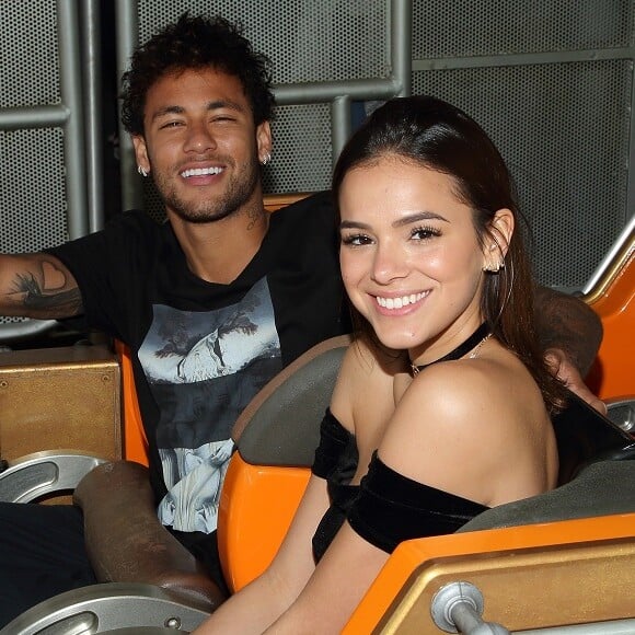 Bruna Marquezine afirmou sobre o namoro com Neymar: 'Pela primeira vez estamos cuidando desse amor e desse relacionamento como devemos'