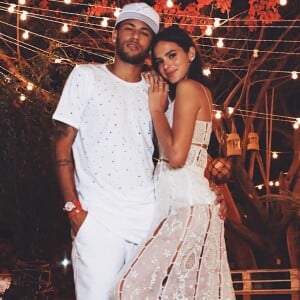 Em entrevista, Bruna Marquezine afirmou que 'sempre existiu muito amor' em sua relação com Neymar