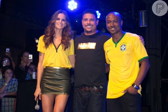Ronaldo inaugura Casa Fenomenal no Rio com a presenã de Thiaguinho e da modelo Izabel Goulart