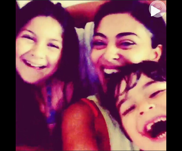 Juliana Paes publicou um vídeo em que o filho aparece tendo um ataque de riso na última segunda-feira, 10 de junho de 2014