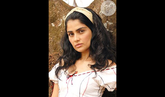 Em 2004, ela foi contratada pela TV Record. Na trama ela interpretou a vilã Rosa, em 'A Escrava Isaura'